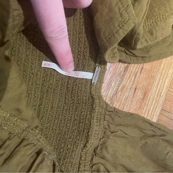 Free People Eva Smocked Tie Top Pintuck Olive Green - Picture 4 of 5